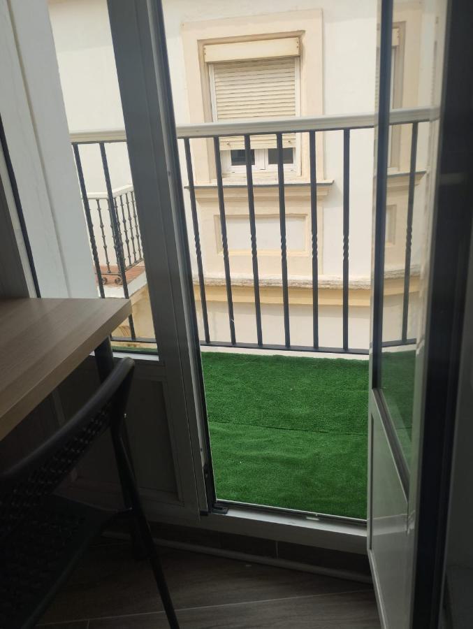 Cervantes Rooms Cadiz Bagian luar foto